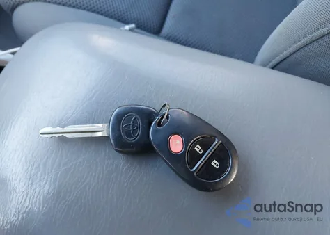 2011 Toyota Tacoma Base V6 из США, поврежденный, VIN 5TFLU4EN7BX013285